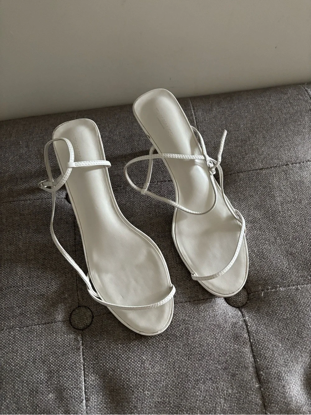 Tony Bianco Caprice Kitten Heel Leather Sandals White Kid Minimalist 9.5